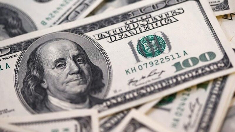 صعود دلار در برابر یورو رقم خورد