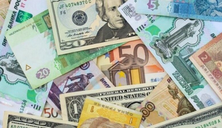 نرخ ۴۷ ارز بین بانکی در ۱۴ آبان ۹۸ / دلار بالاتر از مرز روانی ایستاد / یورو ۱۲.۶۰۰ تومان شد
