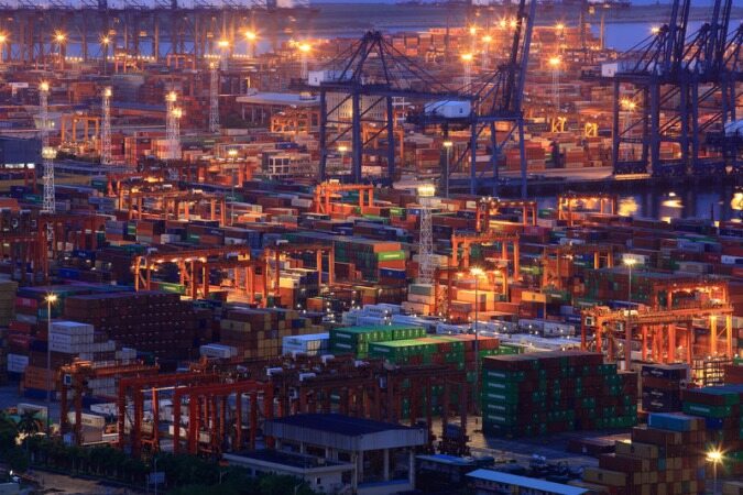 آمارهای جدید تجارت خارجی چین: افت غیرمنتظره صادرات، رشد واردات