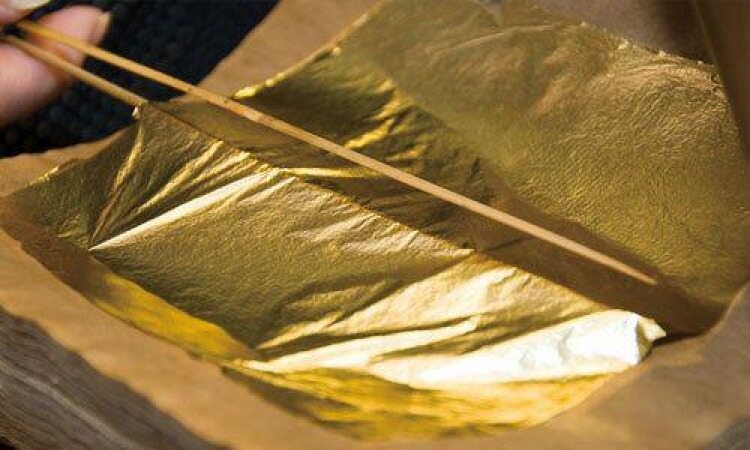 کشف ورق طلای 23 میلیارد ریالی از کت راننده لکسوس در ارومیه