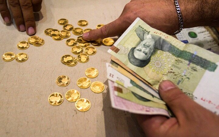 چرا سکه از دلار سبقت گرفت؟