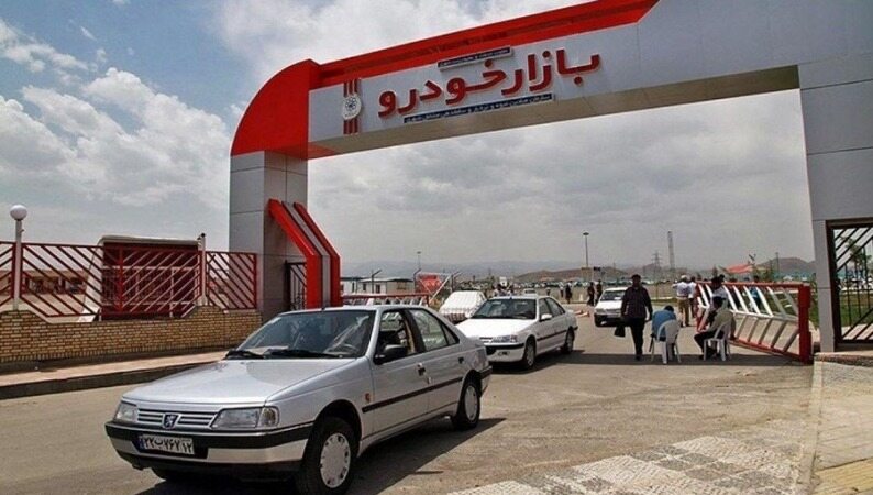 قیمت روز خودرو‌های سایپا و ایران خودرو در بازار جمعه ۴ بهمن ۹۸/تثبیت گرانی در بازار خودرو