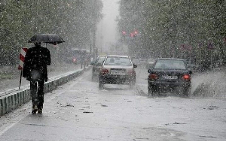 برف و باران در جاده‌های ۹ استان/فردا دمای هوا ۸ درجه‌ کاهش می‌یابد
