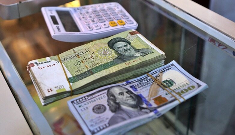 نرخ ۴۷ ارز بین بانکی در ۶ اسفند/ ۲۰ ارز رسمی گران شدند /دلار درصرافی ملی امروز چقدر قیمت خورد؟