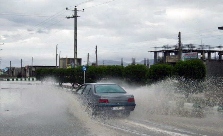 هواشناسی ۹۹/۱/۶/باران در هفته دوم نوروز ادامه دارد/افزایش 17 درصدی تردد در جاده‌ها در شبانه‌روز گذشته/ ترافیک سنگین در آزادراه تهران - کرج