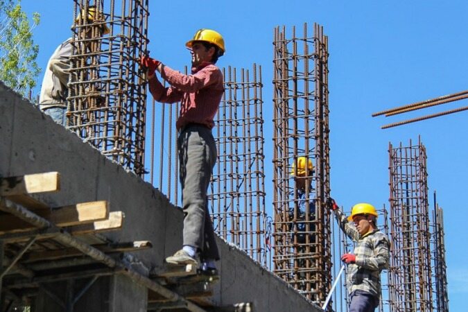 کارگاه‌های ساختمانی تهران تا اطلاع ثانوی تعطیل شد/ فعال صنعت سیمان: توقف فعالیت‌های ساختمانی تا ۲۰ فروردین/ایمنی کارگران از همه چیز مهمتر است