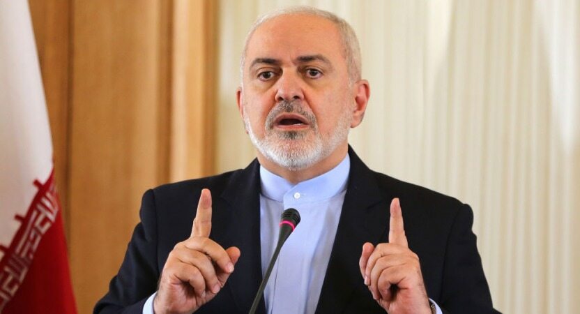 ظریف: ایران آغازگر جنگ نیست اما به آغازگران درس‌هایی می‌دهد