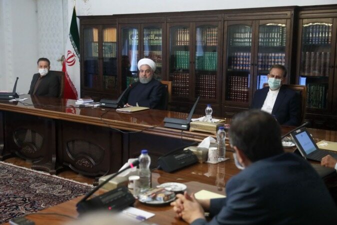 روحانی: نباید فشار تحریم برای تامین ارز باعث افزایش افسار گسیخته قیمت‌ها شود