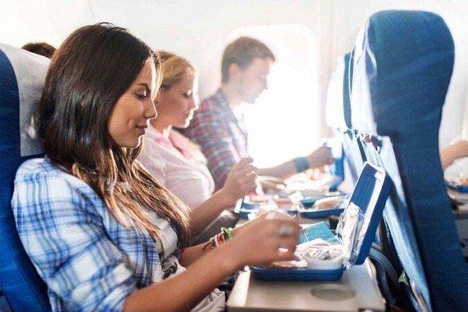 خوردن این مواد غذایی در هواپیما ممنوع !