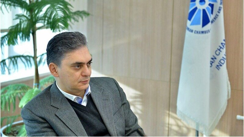 انتقاد بعضی صادرکنندگان به بسته اخیر بانک مرکزی/ واردات در مقابل صادرات نباید حذف می‌شد