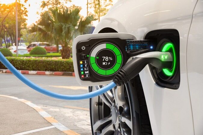 رقابت خودرو‌های برقی با خودرو‌های بنزینی +مزایا و معایب 