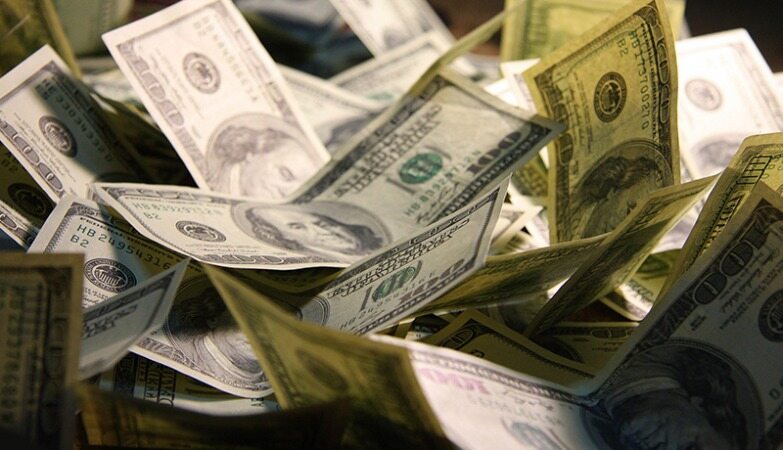دلار در صرافی ملی به کانال 22000 تومان نزدیک شد/جزییات قیمت 47 ارز بانکی
