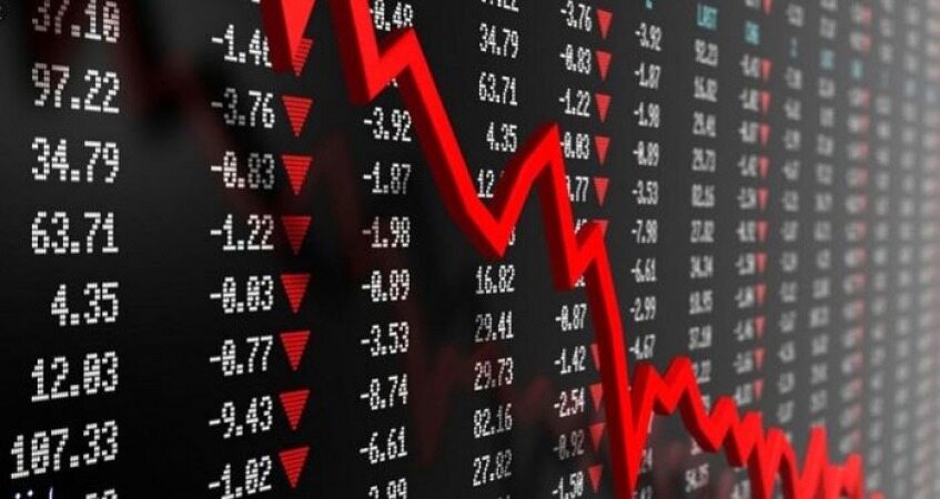 احتمال سقوط قیمت‌های سهام/ ۵میلیون ‌غیر‌حرفه‌ای به بورس و فرابورس ورود کرده‌اند/ پیش‌فروش نفت به‌صلاح نیست