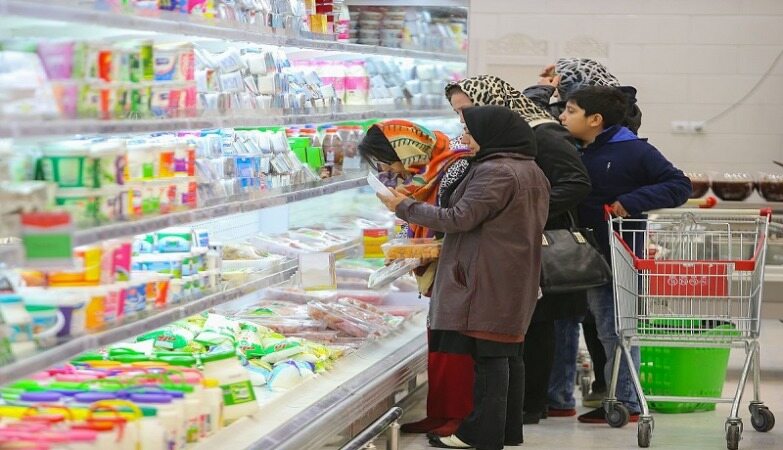 رئیس اتاق اصناف ایران: کالاها در فروشگاه‌های زنجیره‌ای با قیمت غیر واقعی عرضه می‌شوند
