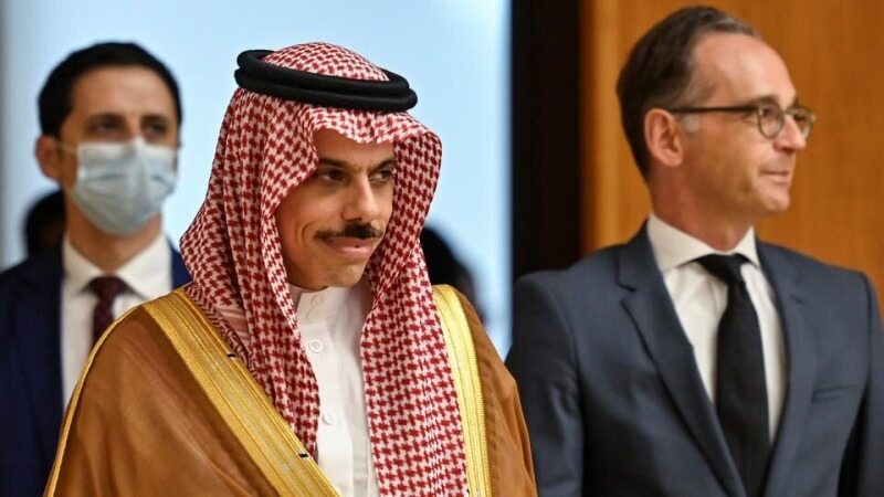 تقلای وزیر خارجه سعودی برای تمدید تحریم های ایران در دیدار با هایکو ماس
