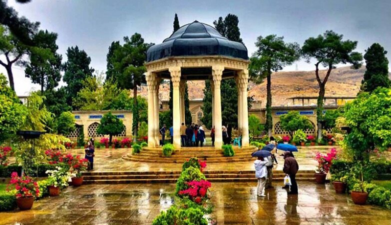 فال روزانه حافظ /حال و احوال  31 مرداد ماه خود را از دست ندهید