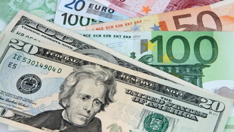 جدیدترین قیمت دلار و یورو در صرافی ملی/افزایش بهای رسمی ۱۹ ارز