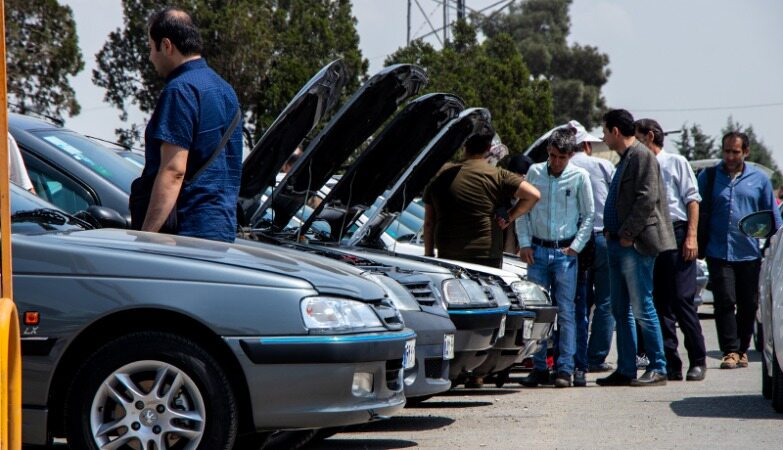 قیمت‌های عجیب در بازار خودرو/نوسان روزانه بین ۱۰ تا ۶۰ میلیون تومان!