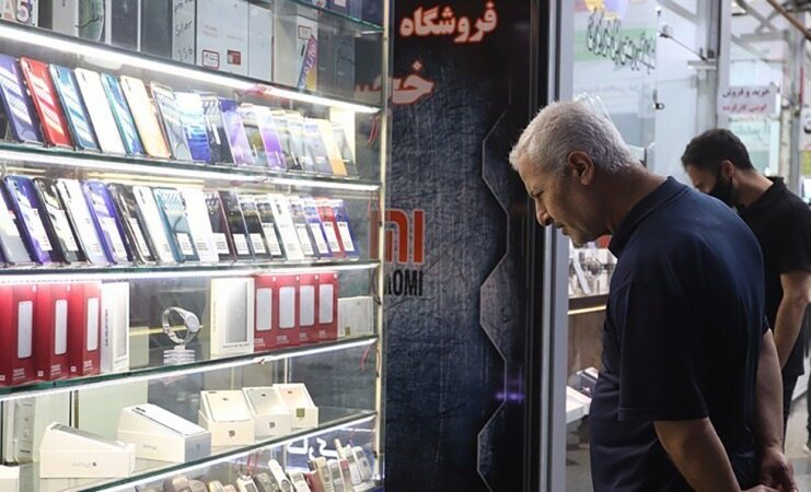 ضوابط جدید واردات موبایل مسافری/ احتمال رونق ورود آیفون‌های آمریکایی همراه مسافران