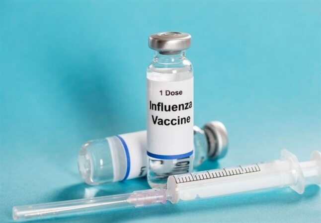 مبتلایان کرونا تا پایان دوره بیماری نباید واکسن آنفلوآنزا تزریق کنند