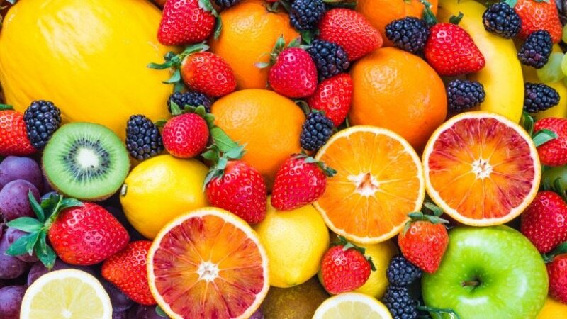 آیا خوردن مقدار زیاد میوه در روز ضرر دارد؟