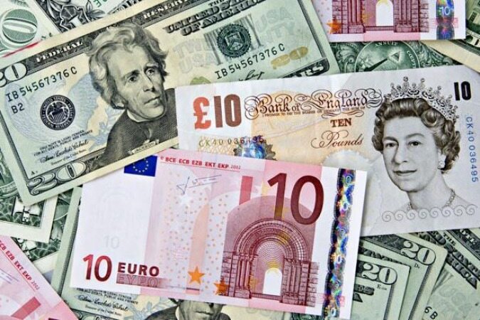 قیمت دلار و یورو در صرافی ملی 99/9/18/نرخ رسمی ۲۲ ارز کاهشی شد