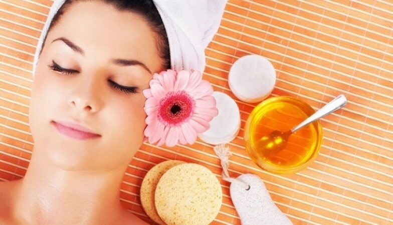 با زنبور پوست صورت خود را نرم کنید!