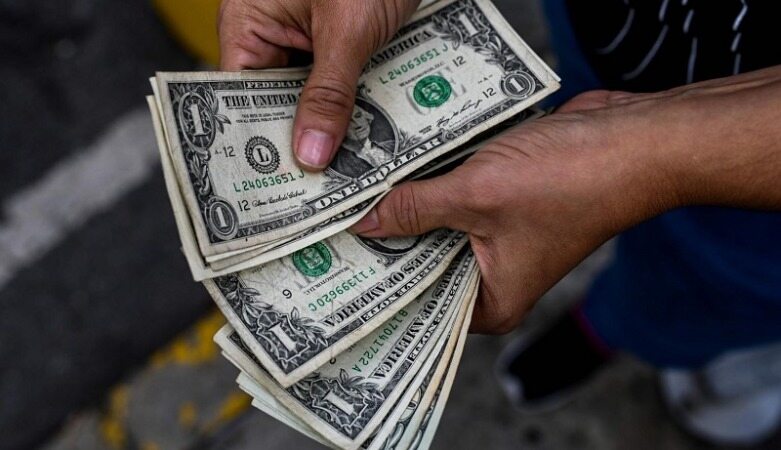 دلار سال آینده ۱۱ هزار تومان می‌شود؟