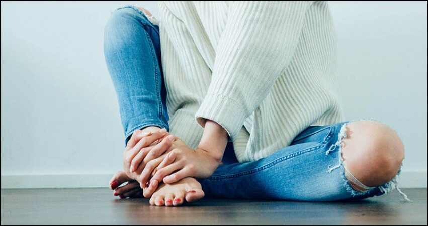 پا های خود را روی هم نیندازید تا دچار لخته خون نشوید