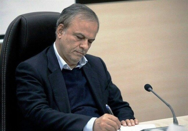 مکاتبه انتقادی رزم حسینی با رییس جمهور در خصوص بخشنامه ارزی بانک مرکزی+سند