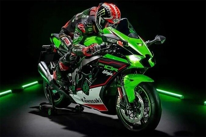 رونمایی کاوازاکی نینجا از دو موتورسیکلت ZX-10R و ZX-10RR 