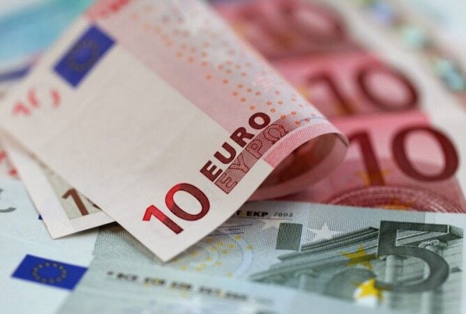 علت افزایش قیمت یورو / یورو به چه قیمتی می‌رسد؟