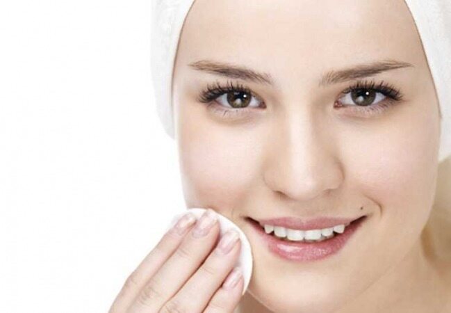 اگر پوست شفافی می خواهید صورت خود را با آب نمک بشویید