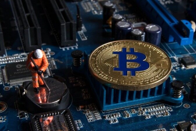 استخراج بیت کوین چیست و چگونه صورت می گیرد؟
