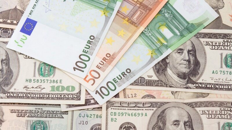 کاهش قیمت دلار و یورو در بازار و صرافی ملی، آیا دلار به زیر 22 هزار تومان بازخواهد گشت؟