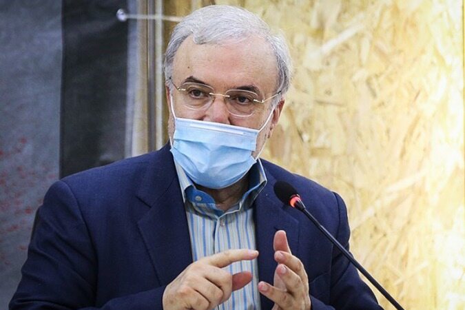 واکنش تند وزیر بهداشت به منتقدان واکسن روسی: این چه خباثتی است؟