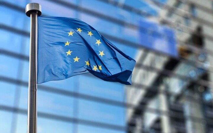 سخنگوی اتحادیه اروپا: موضع مکرون درباره مذاکرات برجامی سیاست این اتحادیه نیست