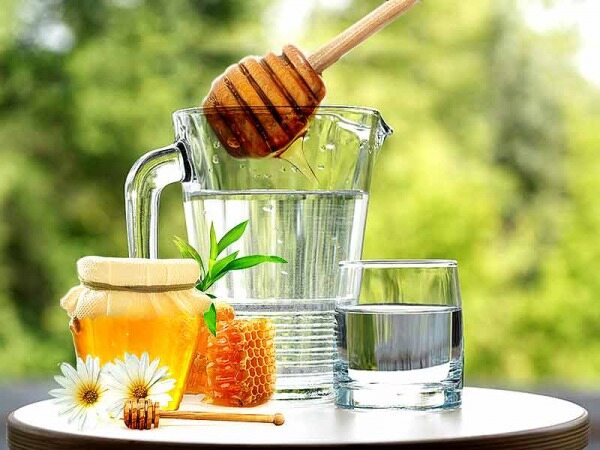 معجزه ای به نام آب و عسل ناشتا