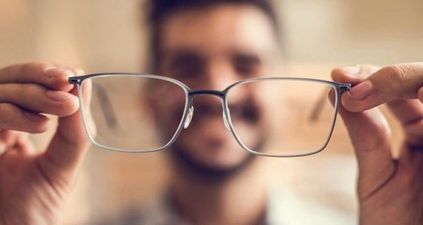 با این اپلیکیشن بدون نیاز به پزشک نمره عینک خود را پیدا کنید