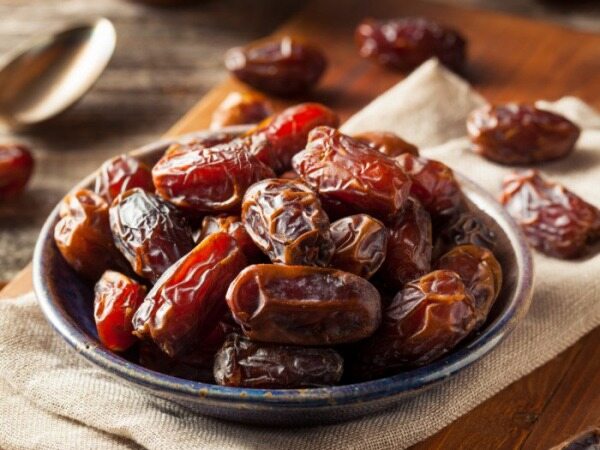 همراه با چای خرما نخورید