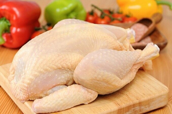 با این ترفند مرغ فاسد را از مرغ سالم تشخیص دهید