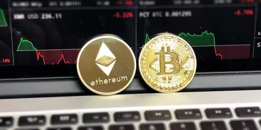 کاهش ارزش بیت کوین و اتریوم