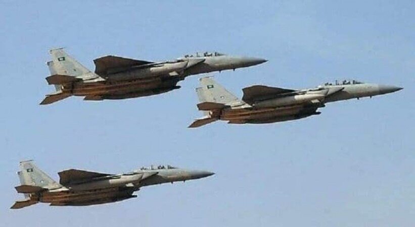 حملات شدید جنگنده‌های سعودی به صنعاء/ ائتلاف سعودی عملیات علیه یمن را آغاز کرد