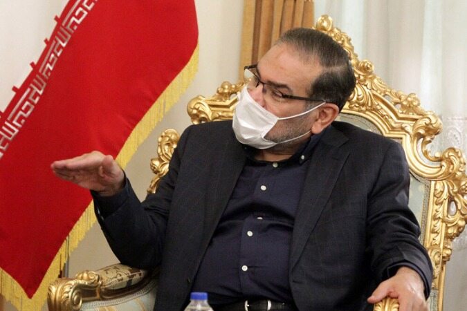 نمایش کارآمدی با دلارهای نفتی، ارزشی ندارد/با بحران توزیع مواجه‌ایم