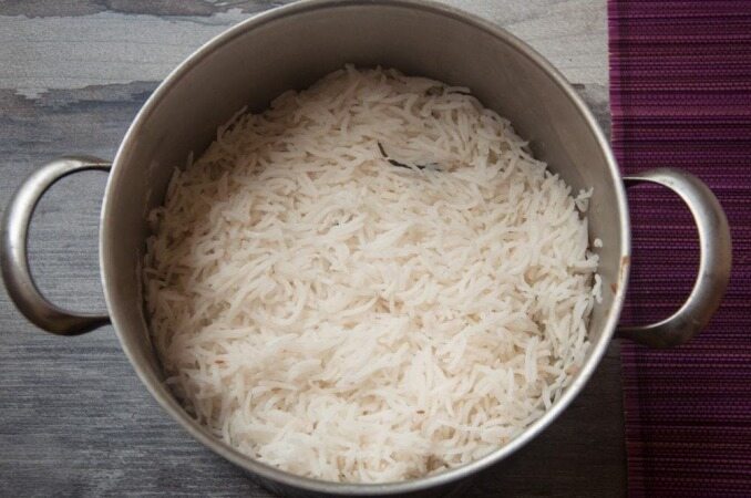 4 ترفند ساده برای از بین بردن بوی برنج سوخته 