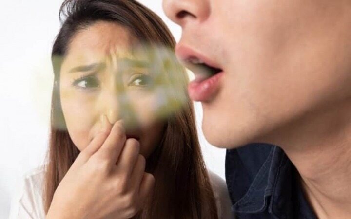 چگونه بوی سیر دهان و نفس را از بین ببریم