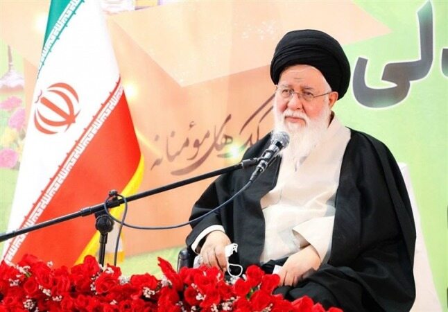 مسئولان در مذاکره مجدد با آمریکا سخنان رهبری را نقض‌ می‌کنند