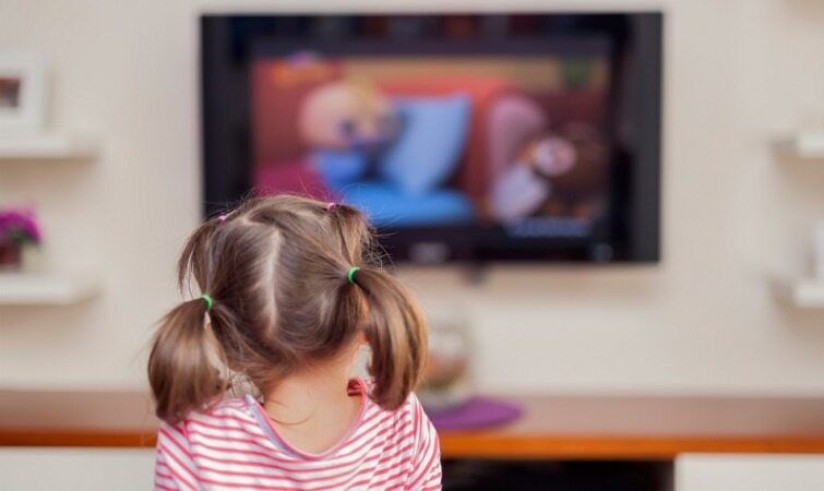 مردم کدام کشورها ساعات بیشتری تلویزیون تماشا می‌کنند؟