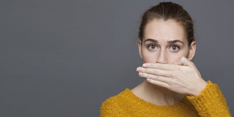 8 علت اصلی بوی بد دهان خود را بشناسید تا آن را درمان کنید