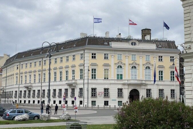 واکنش اتریش به لغو سفر ظریف به وین